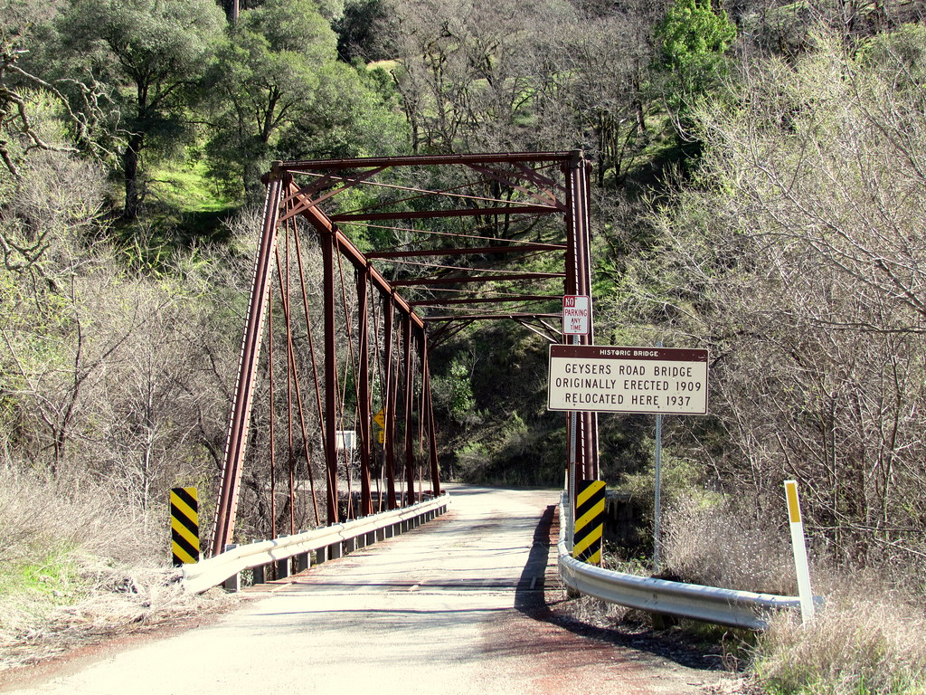 Geyers Road Bridge on cycling trail in Sonoma County, CA